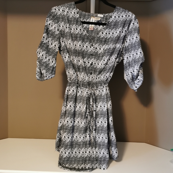 Silky Patterned Dress - Picture 2 of 5